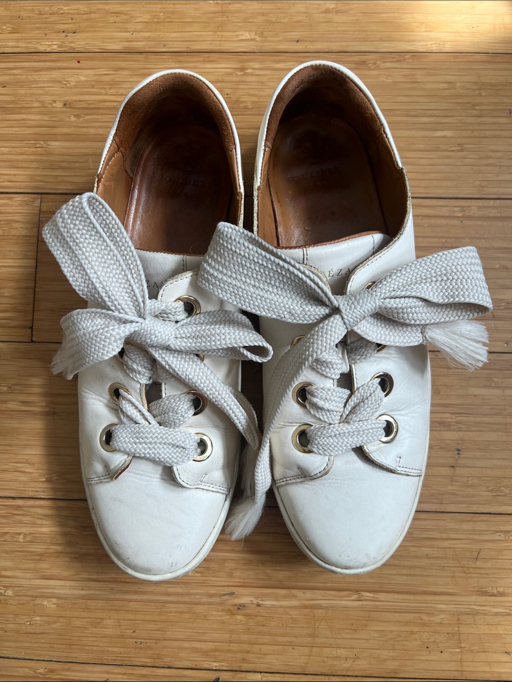 Sezane Jack Eyelet Leather Lace Up Sneakers with wide ribbon laces size 40